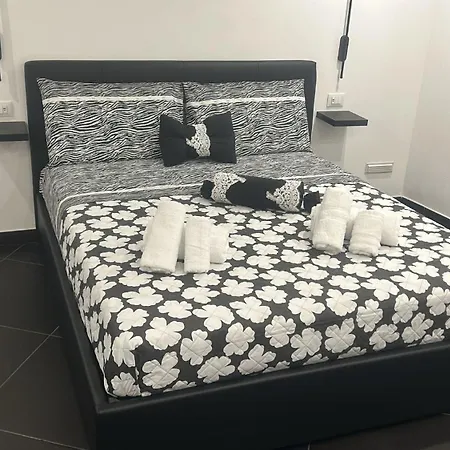 Black D'ossuna 公寓 *